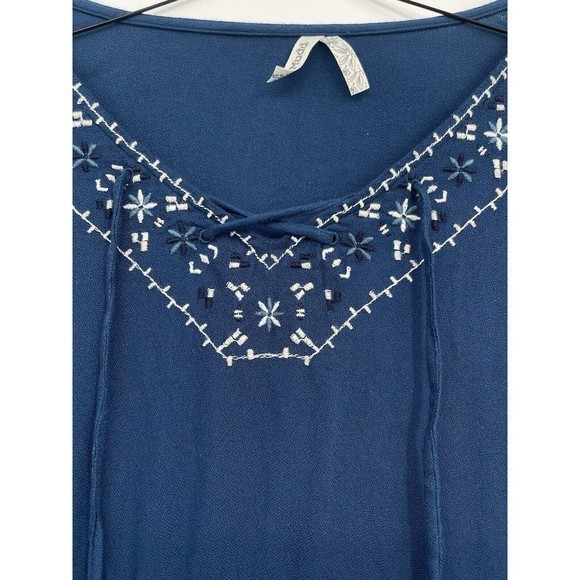 Mudd Blue  Embroidered‎ neckline and sleeves,size M - Picture 3 of 8